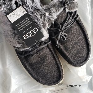 Hey dudes size 10 womens Britt with fur - color black